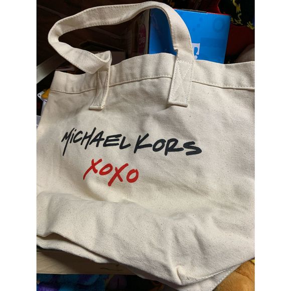 Michael Kors Handbags - Michael Kora xoxo bag